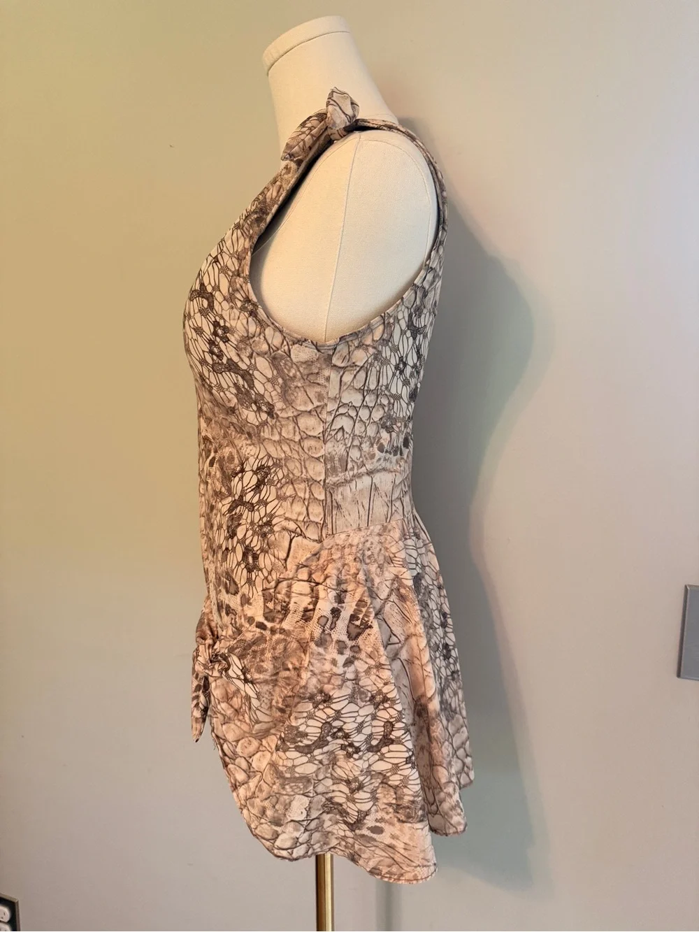 Coco Reef Contours Rosaline One-Shoulder Swimdress - Picture 5 of 8
